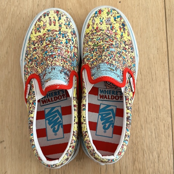 VANS where’s Waldo slip ons size 3.5 - Picture 3 of 4
